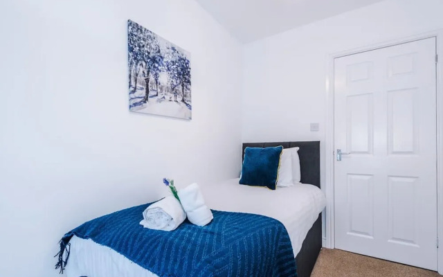 Modern Apartment Ideal for Business Sleeps 3