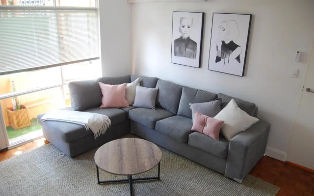 Balcony Retreat with 50in TV Netflix