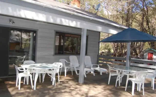 RedAwning Cabin #1 Meszaros Retreat
