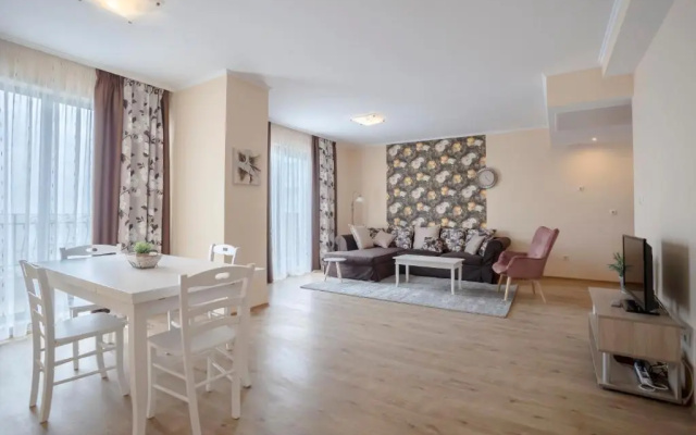 Gardenia Beach Palace Aparthotel
