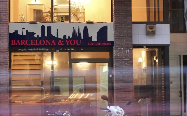 Barcelona & You (alberg-hostel) Барселона вид на фасад