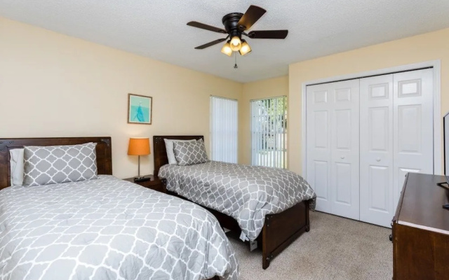 3BR Pool Home in Sunridge by SHV-100