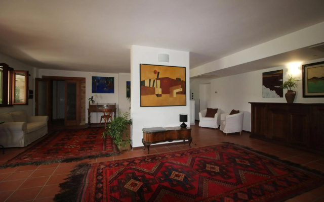 Villa Diana, Marche - intera struttura con piscina