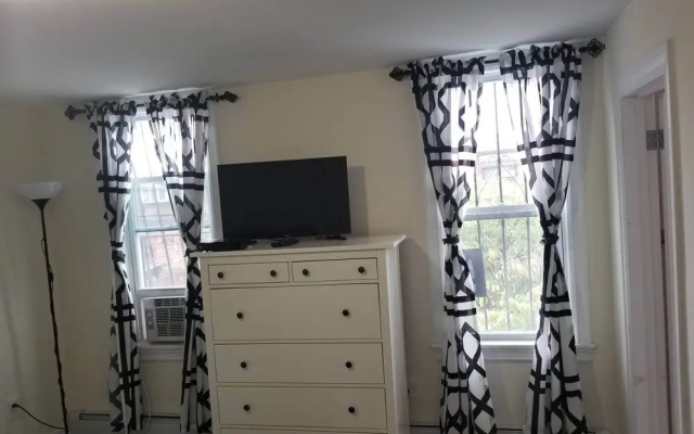 2 Bed Rooms Shared Brooklyn Apartment