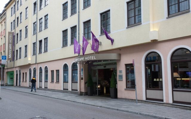 Отель Mercure Muenchen City Center вид на фасад