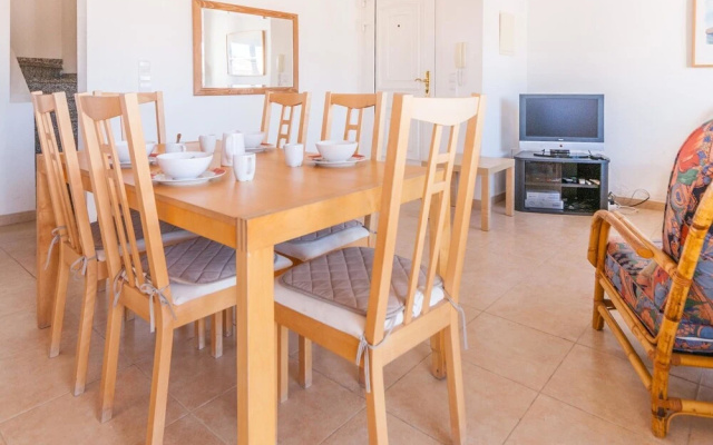 Pretty Holiday Home in L'escala With Swimming Pool