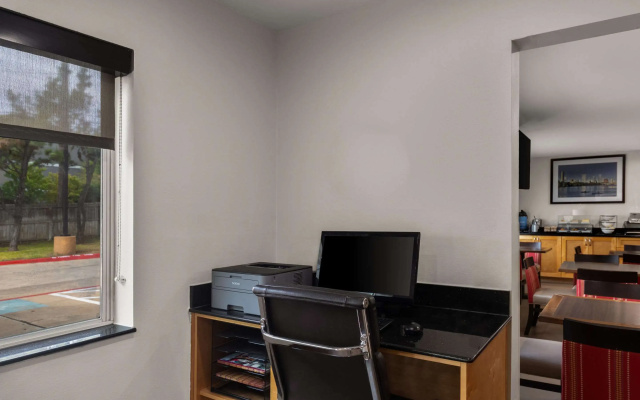 Comfort Inn & Suites Austin North Loop