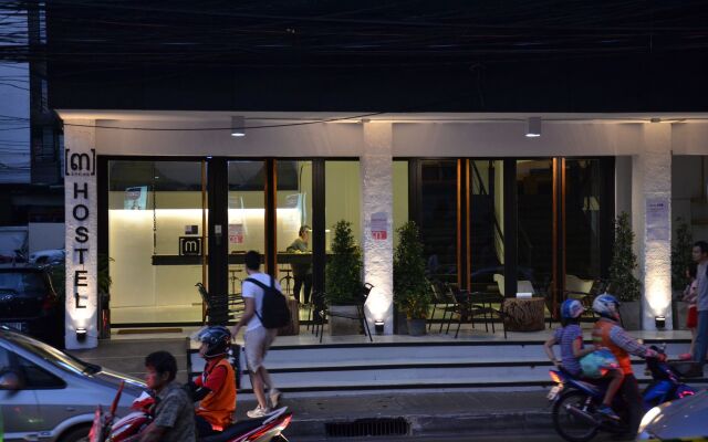 3howw Hostel @ Sukhumvit 21 Бангкок вид на фасад