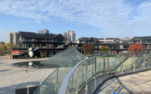 Vienna  Hotel (Guiyang Fanhuali Quanhu Park Subway Station)