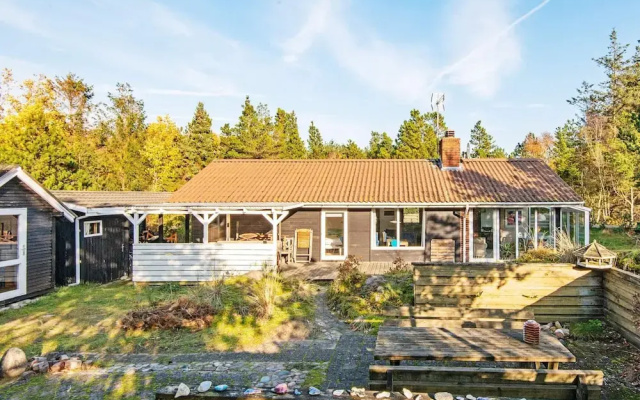 Quaint Holiday Home in Glesborg near Beach