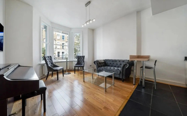 Bright Queen s Park 1 bed apt