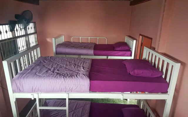Champion Hostel 2 - Adults Only