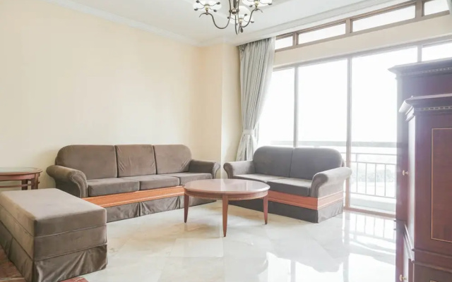 Big and Cozy 2Br + 1 at Somerset Grand Citra Apartment