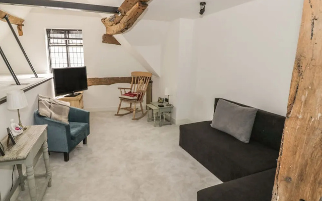 Tudor Loft - High Street