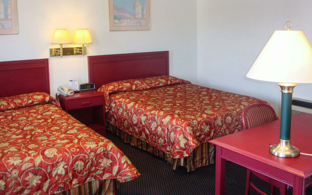 Budget Host Golden Wheat Motel