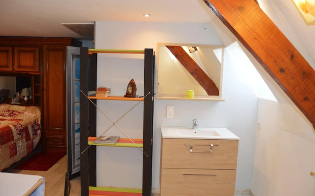 Studio in Pont-croix, With Wifi - 5 km From the Beach