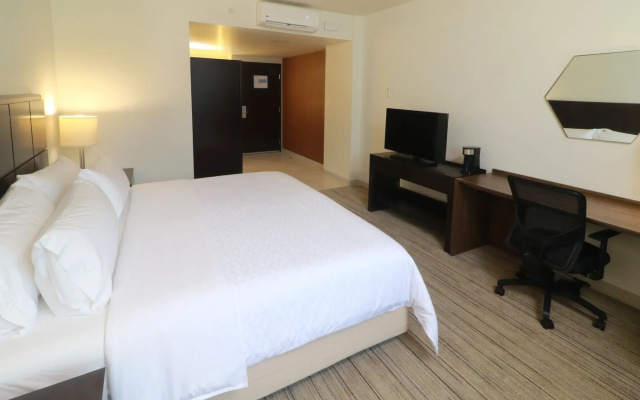 Holiday Inn Express Guadalajara Iteso by IHG