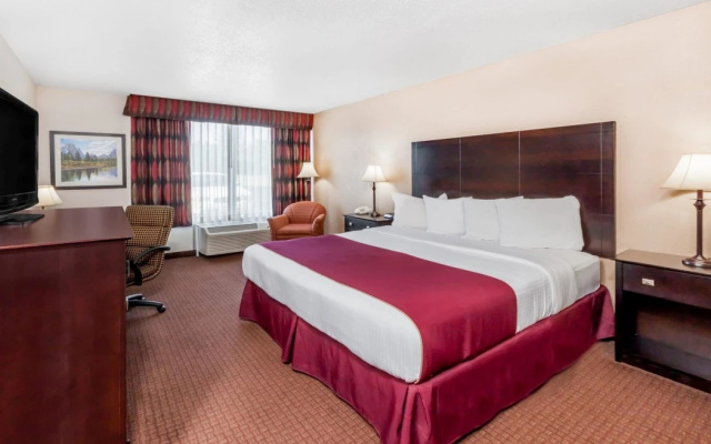Ramada Grayling Hotel And Conference Center