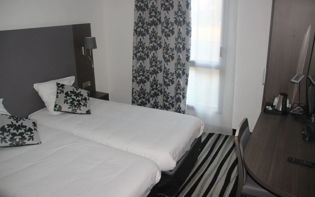 Hôtel Kyriad Saint Quentin en Yvelines - Montigny