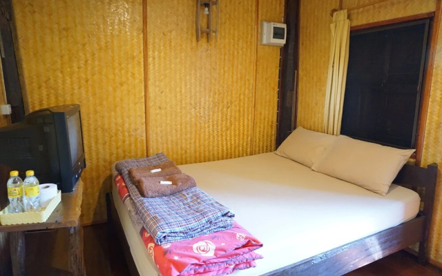 Ban Sam Lor Resort