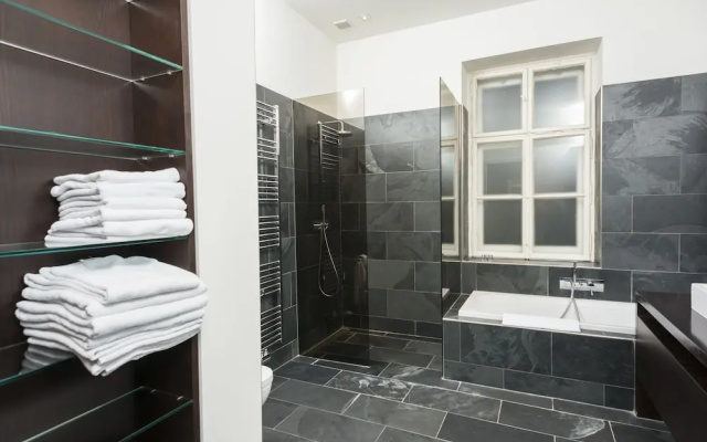 Senator Suite Stephansplatz by Welcome2Vienna