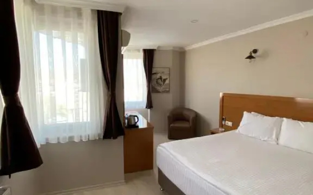 Üç Yıldız Hotel