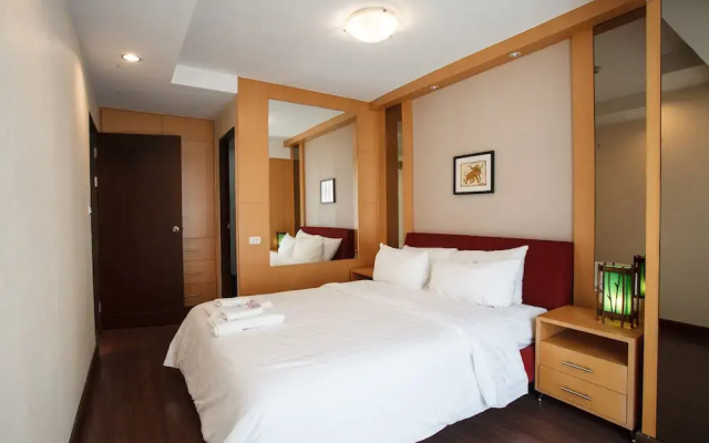 3A - 2 Bedroom Downtown Apartment With Shared Pool