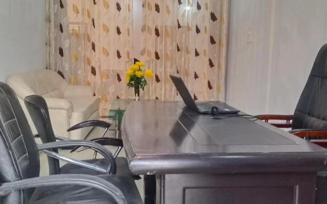 Sujhavs Hotel