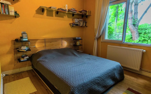 Stylishly Furnished House With Garden 7-minute Walk From the Beach