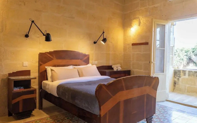 Ta' Nikola Farmhouse