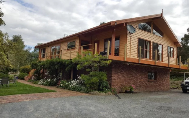 Wisteria Lodge Bed and Breakfast