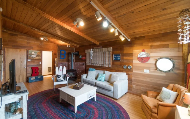 Neptune Hideaway 3 Bedrooms 1.5 Bathroom Home