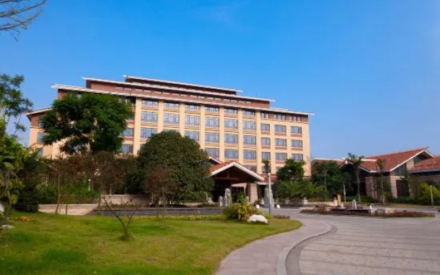 Xinjin Celebrity City Hotel