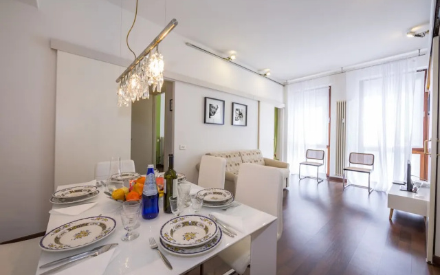 The Square Apartment
