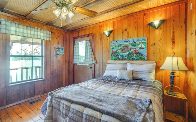 Private Lake On-site: Secluded Retreat in Grant!