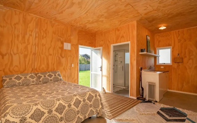 Sundaze Escape - Cooks Beach Holiday Home
