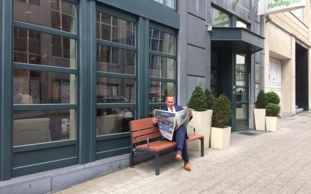 Отель Holiday Inn Brussels Schuman вид на фасад