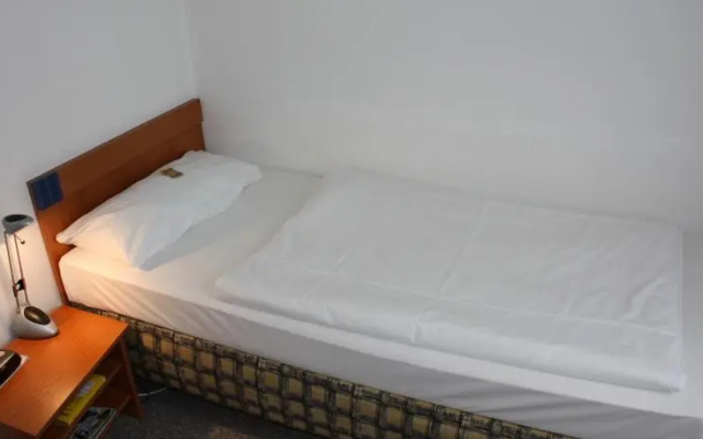 Hotel 64