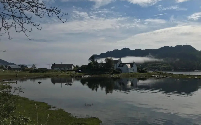 24 Harbour Street, Plockton - Stunning sea views & private garden