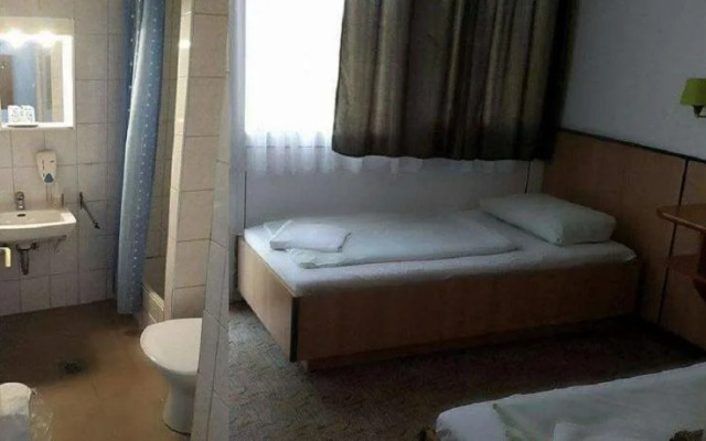 Maria Hotel