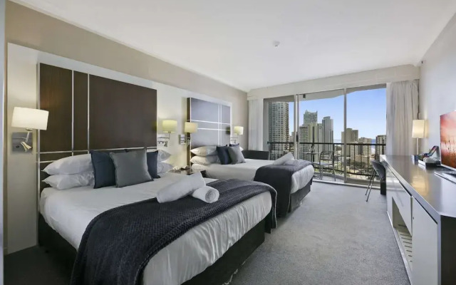 Ocean View 2-bed Studio In the Heart of Surfers