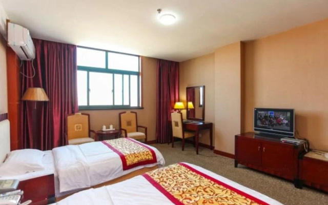 Taizhou Huadong Hotel