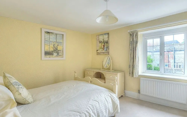 4/5 Georges Square