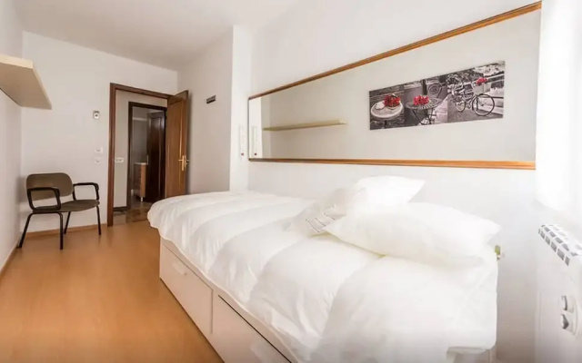 Modern and Comfortable Madrid Flat