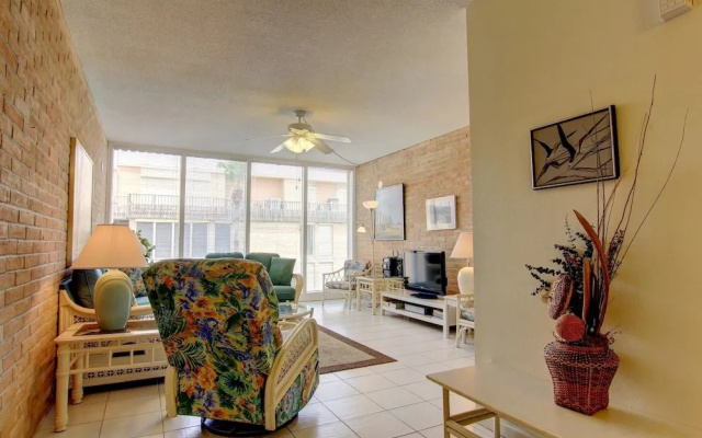 Channelview 204