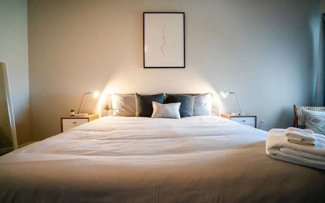 Elegance & Elevation: Mile High Condo in Highland