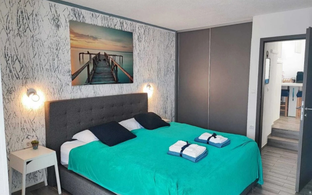 Pop Villa Sleeps 3 With Pool