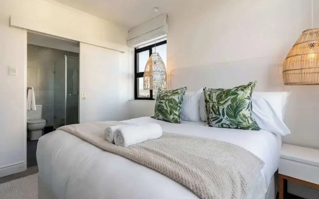 Modern 1 bed Table Mountain View Hideaway