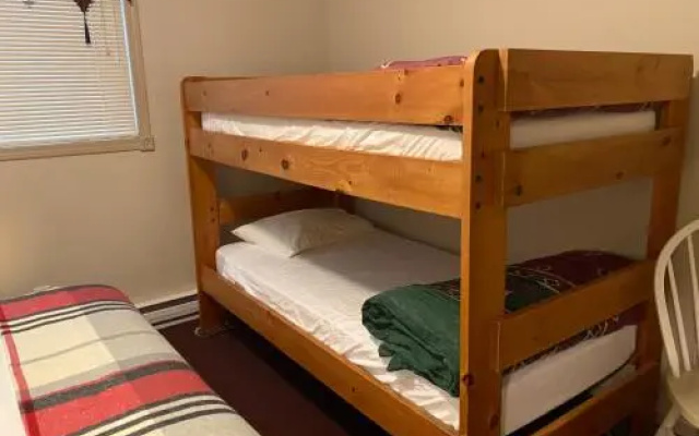 Kirton Suite - 1 Bed / 1 Bath Condo