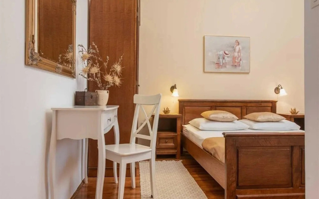 Beachvilla in Orebic With Jacuzzi